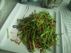 香芹炒牛肉丝-石头咕(葵蓬店)