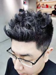 -变画·发型STUDIO