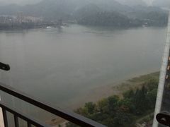 -醉江景酒店式公寓(桐庐利时广场店)