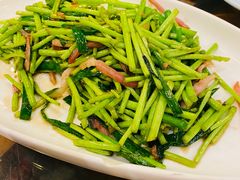 藜蒿炒腊肉-西江美食舫·江西菜(健德桥店)
