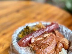 -梁阿婆廿年老牌扣肉糯米饭