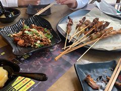 -何师烧烤·香辣蟹·川菜·30年老品牌(太古里旗舰店)
