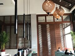 -梁鸿湿地丽笙度假酒店大堂吧