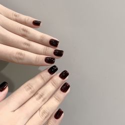 -花岐款式专研健康美甲沙龙
