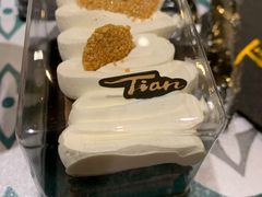 覆盆子黑巧克力蛋糕-Tian品
