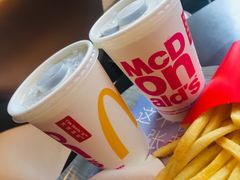 可乐-麦当劳(东急新天地店)