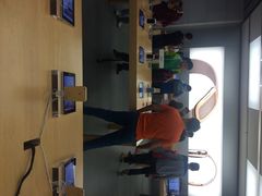 Apple Store, Causeway Bay(希慎广场店)-Apple 零售店(Causeway Bay)