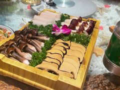 -慢丽江·云南野生菌土鸡锅(西山店)