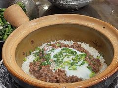窝蛋牛肉饼煲仔饭-红星光发煲仔饭(文海店)