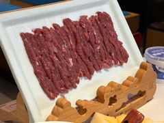 蒙式鲜切羊后腿-蒙都43°9羊火锅·赤峰美食(桥北店)
