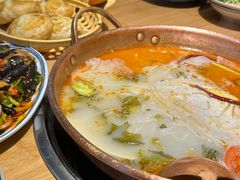 -洱火云南酸菜牛肉火锅(石景山当代商城店)