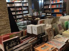 -钟书阁(松江泰晤士小镇店)