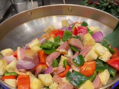 -亚龙湾希尔顿自助餐厅·海鲜·烧烤·沙滩BBQ·现场乐队