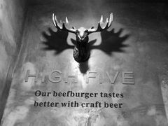 -HIGH FIVE哈福手工汉堡(桂林路店)