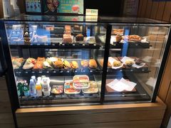 面包甜点陈列柜-星巴克(红房子店)