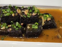 建水自制包浆黑豆腐-桥边小楼·手工云南菜·古城观景小楼