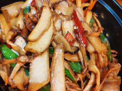 一品杂菌煲-胡桃里音乐酒馆(东区店)