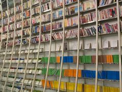 -钟书阁(松江泰晤士小镇店)