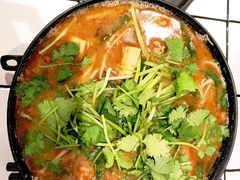 招牌炸酱酸辣米线-肥汁米蘭香港米线(长宁来福士店)