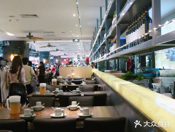 大头虾越式风味餐厅(光明广场店)大堂图片
