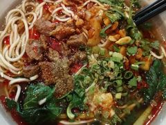 -爆炸头阿姨小四川正宗川味小吃(无任何分店)