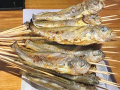 -夜火烤摊·东北烧烤酒场·老杨小黄鱼