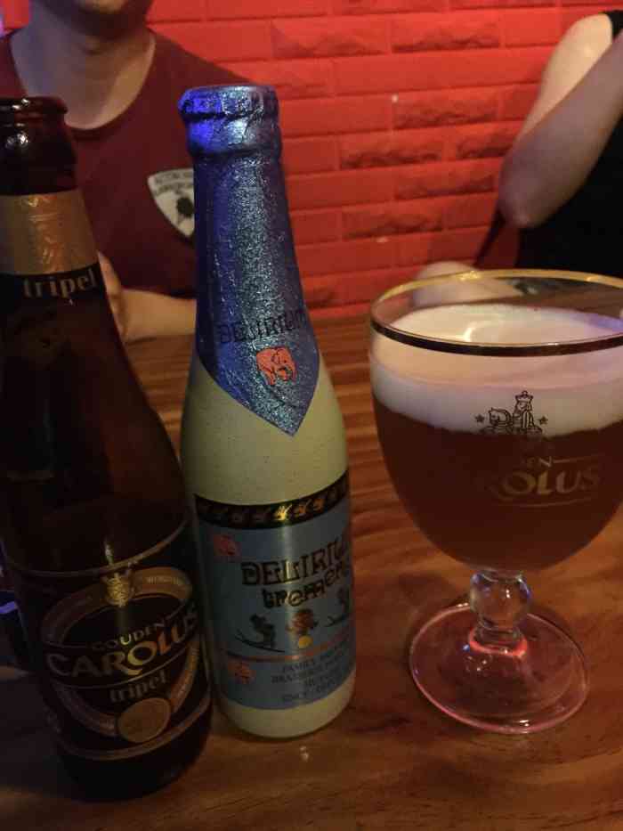 1664啤酒屋-"基本天天都来喝两杯,这里的气氛喝啤酒真的.