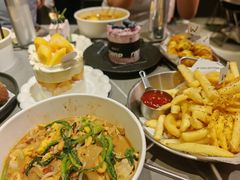 -W COLLECTIVE  DESSERT SHOP