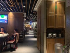 -海底捞火锅鲜切牛肉主题店(长寿路店)