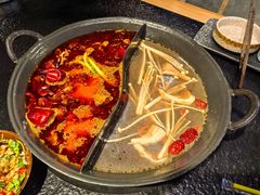 -鹿鸣山草本茶香火锅(园西路店)