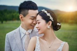 -雪中彩影婚纱摄影·微光艺术中心