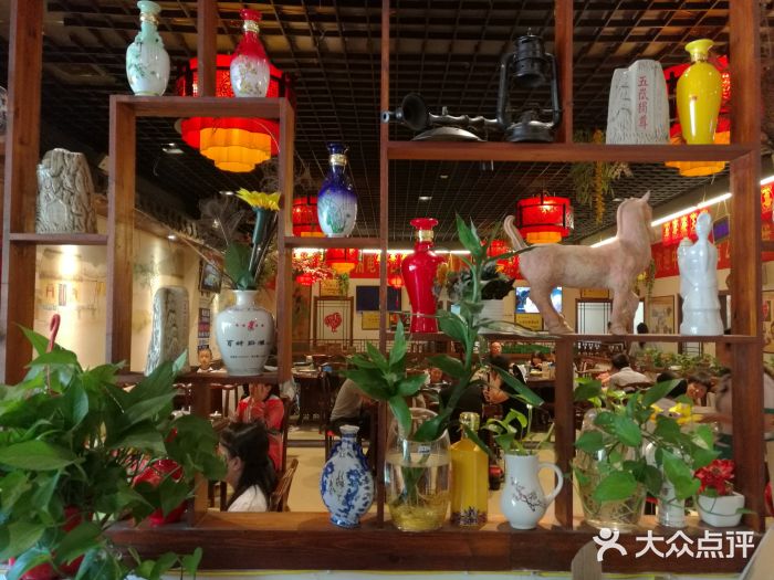 百味地锅鸡(财校分店)大堂图片