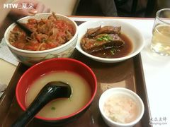 番茄牛dong+鸡排-食其家·牛丼咖喱(广元西路店)