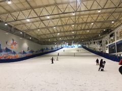 -乔波室内滑雪场