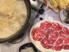 -鲜入围煮花胶鸡海鲜火锅