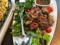 -Chom Cafe and Restaurant