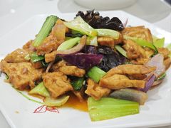 -何适山庄 ·可团建(水长城P2停车场店)