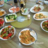 仿佛他们的存在就是为了满足顾客的每一个小小愿望