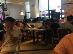 大堂-必胜客(武汉欢乐谷店)