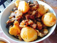 -董哥山城碗碗香(美专校街店)