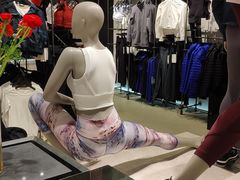 -lululemon(上海浦东IFC店)