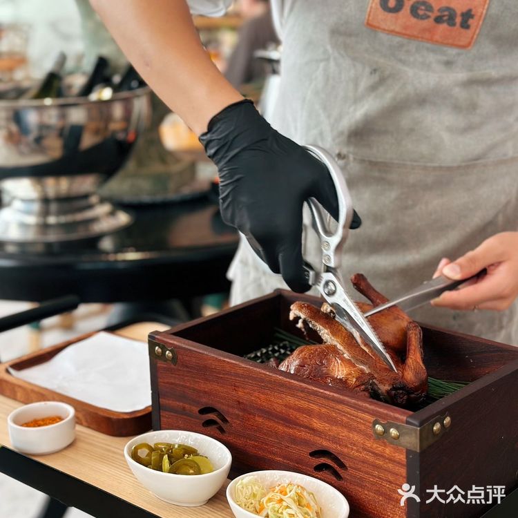 隐藏在光谷东的宝藏花园西餐厅被我找到啦！