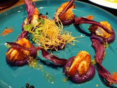 煎虾配紫薯泥薯片及姜味柠檬汁-AZUL by FUEL蓝色·法式酒馆(琶醍店)