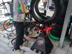 -捷之洁·米其林轮胎汽车维修保养(浦江镇江月路店)
