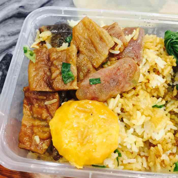 小区楼下早餐店,最中意他家的煲仔饭,好正