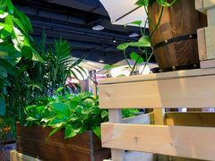 大堂-日进一片海.生腌海鲜火锅.宵夜烧烤(三里屯总店)