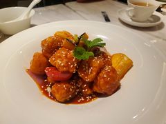 椰果菠萝咕噜肉-闻见中国海南菜(K11店)