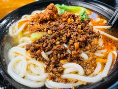 -丽虹云南过桥米线(兴工街店)