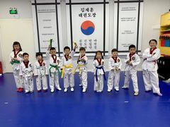 -金载勋跆拳道场(玲东花园店)