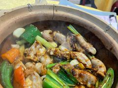 酱爆猪生肠-天宝食坊·啫啫煲大排档(西华路店)